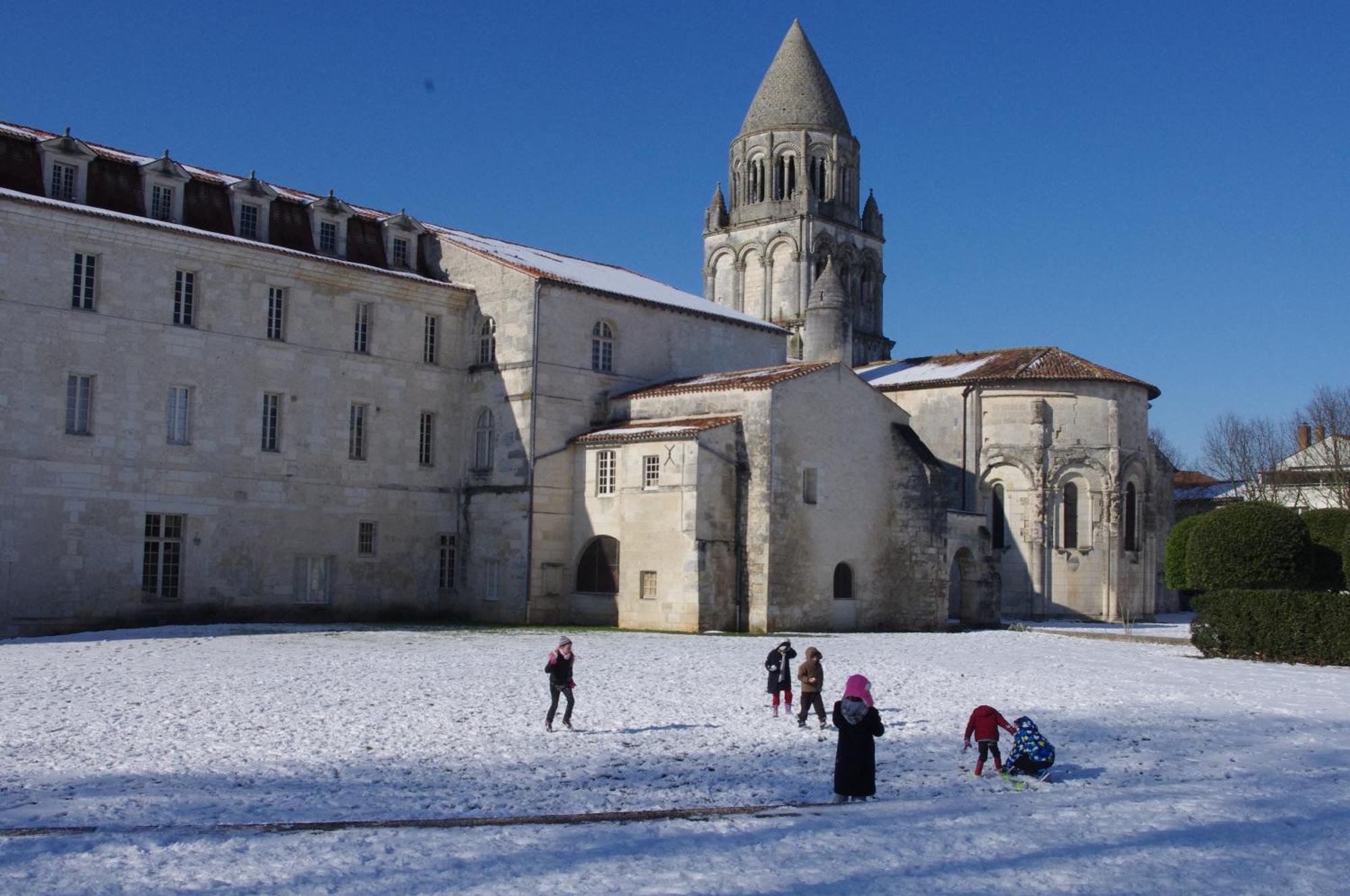 Les Chambres De L'Abbaye Saintes Zewnętrze zdjęcie