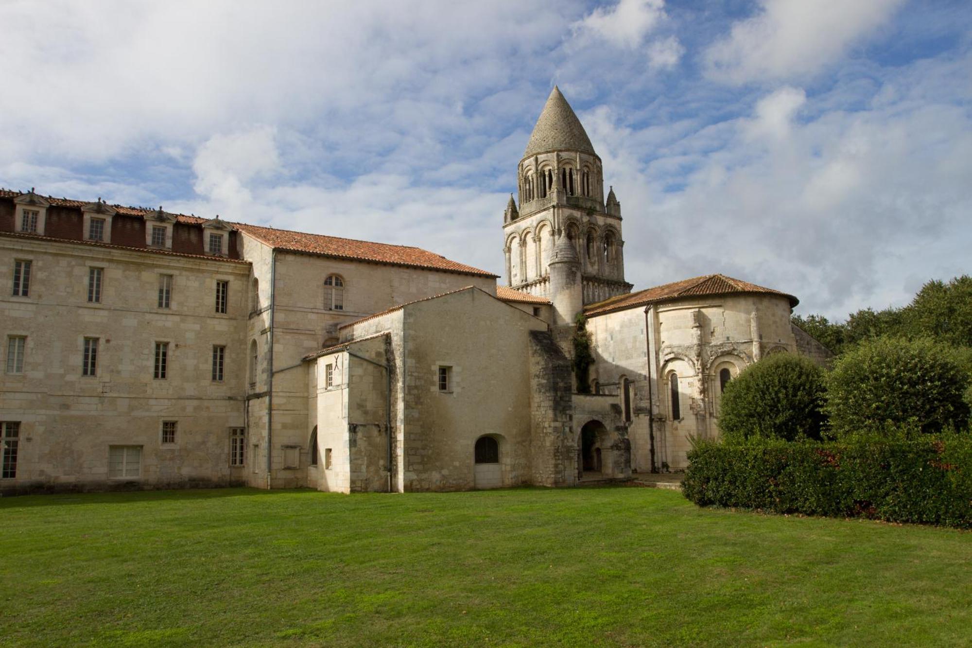 Les Chambres De L'Abbaye Saintes Zewnętrze zdjęcie