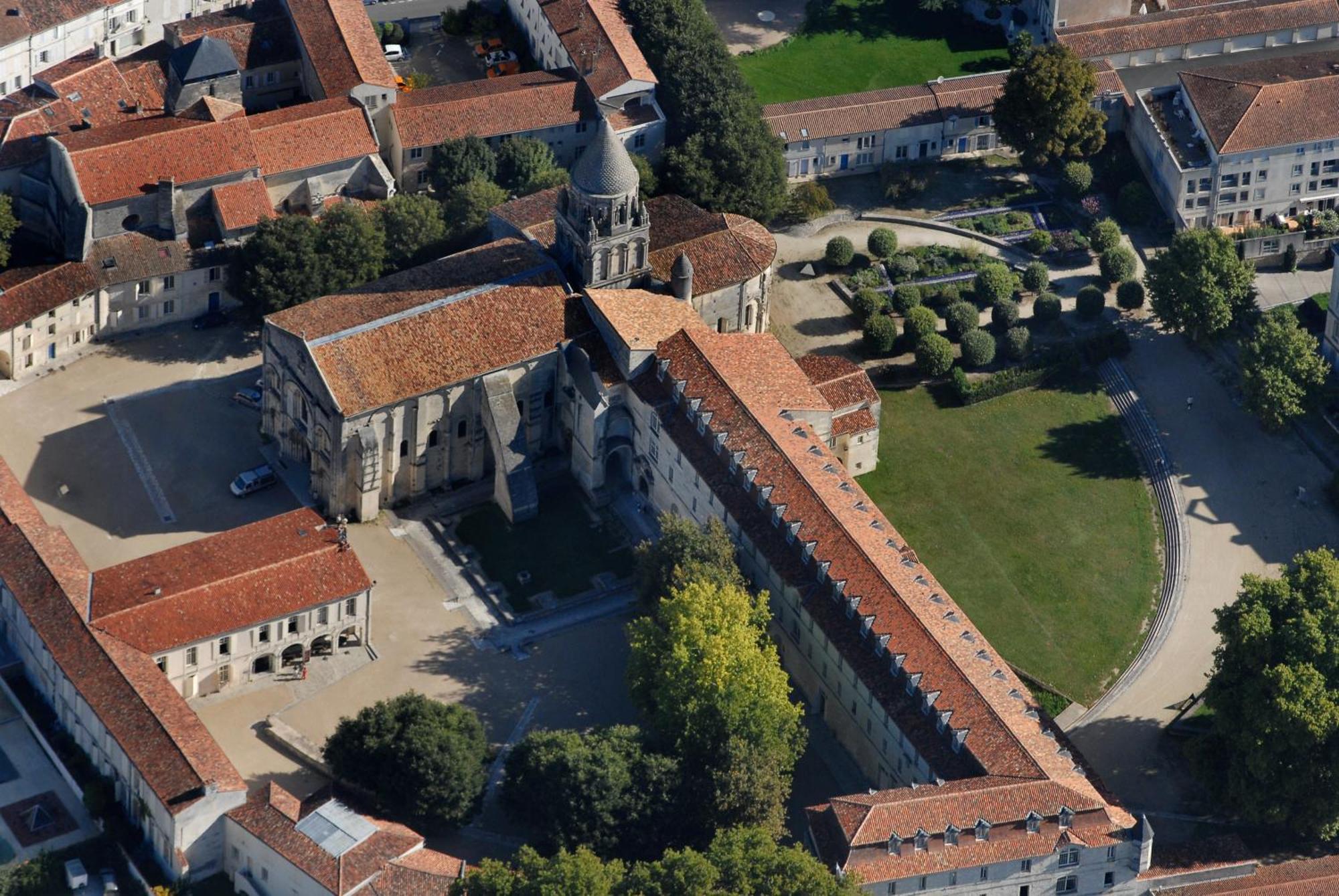 Les Chambres De L'Abbaye Saintes Zewnętrze zdjęcie