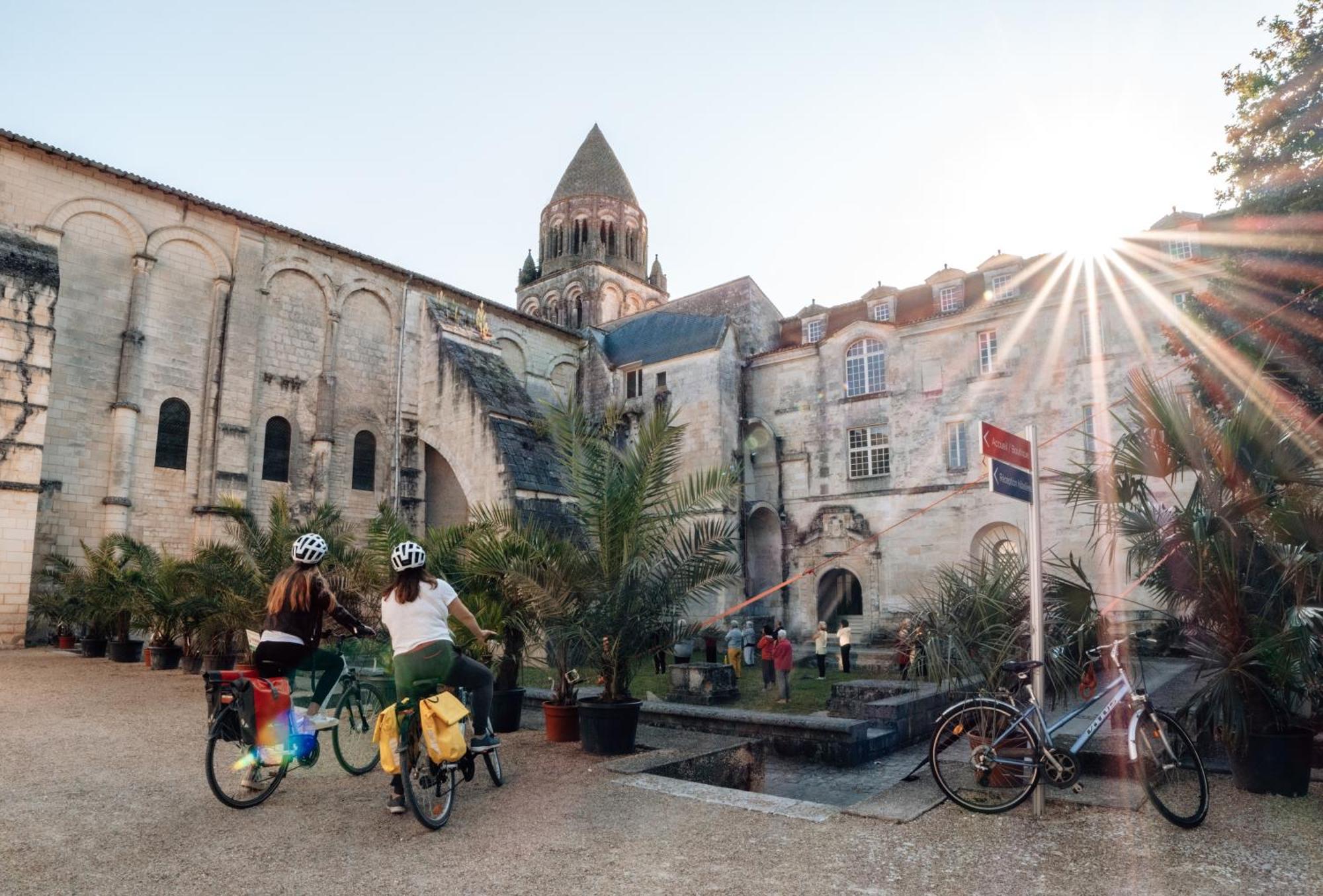 Les Chambres De L'Abbaye Saintes Zewnętrze zdjęcie